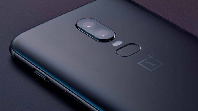 This OnePlus smartphone is available in easy installment of less than Rs 1,500