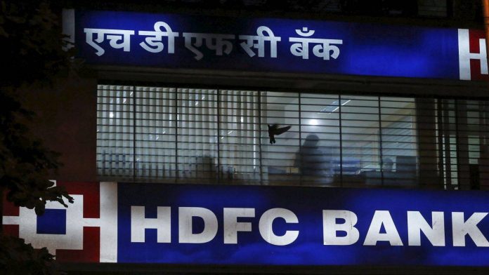 HDFC Bank launches mobile ATM in 19 cities of the country, will not get money without mask and sanitizer