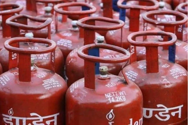 LPG cylinder became cheaper by ₹300, know details