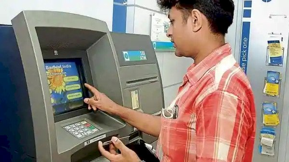 SBI Cash Withdrawal Rule: Rules have changed for withdrawing cash from ATM, know otherwise your money will get stuck