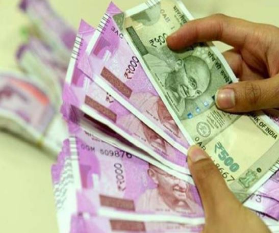FD Rates: These seven banks are giving 8.50% interest on FD, it is the best option for regular income. FD Rates: These seven banks are giving 8.50% interest on FD, it is the best option for regular income.