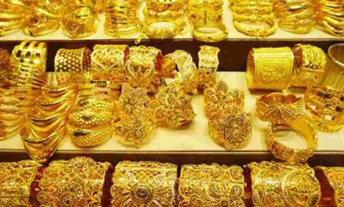 Gold Price: Big news! Gold became cheaper by Rs 7,400 from the record rate, know the latest rates