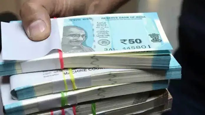 Salary Hike: Big news for employees! 8.8% increase in the salary of private employees this year, know the latest details