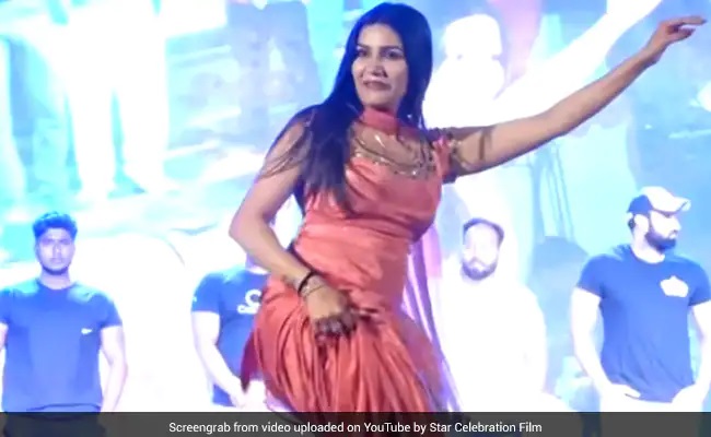 650px x 400px - Sapna Choudhary danced in desi style on stage, video went viral - Business  League