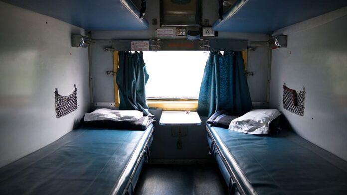 Indian Railway: Good news for Senior citizens! will get discount in sleeper and 3rd AC, Railway Minister gave statement