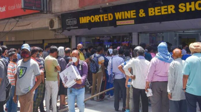 Liquor Shop Closed: Big shock to alcoholics! Liquor shops will remain closed in this city from 6 pm today.