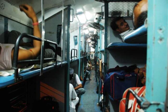 Indian Railways Rule Changed: Big news! Night traveling rule has changed in the trains, see the new rules of Indian railways