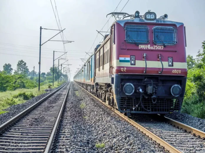 Indian Railways : Railways cancelled these 680 trains today, check your status immediately