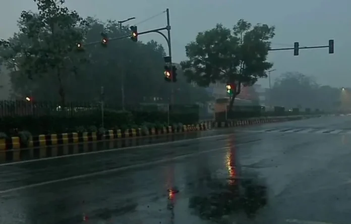 IMD Alert: Alert of heavy rain in these states, weather will change in Delhi, warning of heatwave in these areas