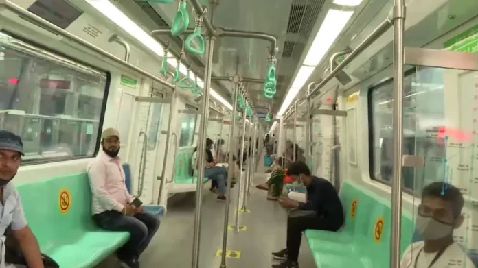 Metro Train Birthday Celebration: Birthday celebrated for the first time in Noida Metro train coach, know details