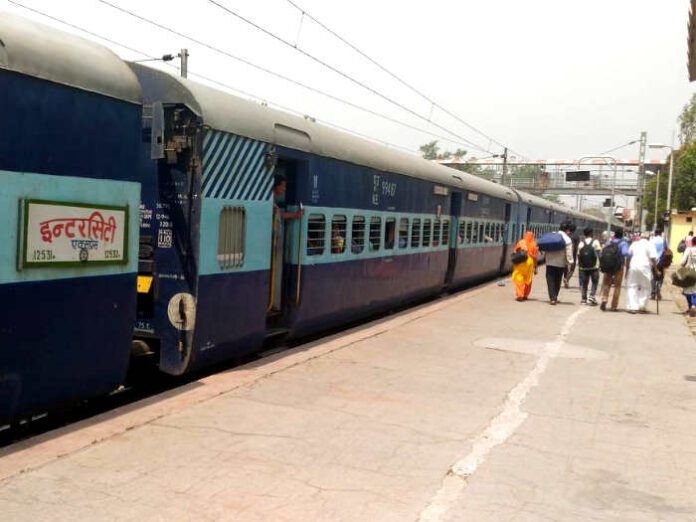 Indian Railways: Railways has cancelled more than 100 trains across the country, if reservation has been made then check status immediately