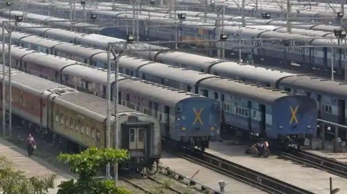 Indian Railways: Big news! Today Railways canceled 170 trains, 19 trains diverted, check full list