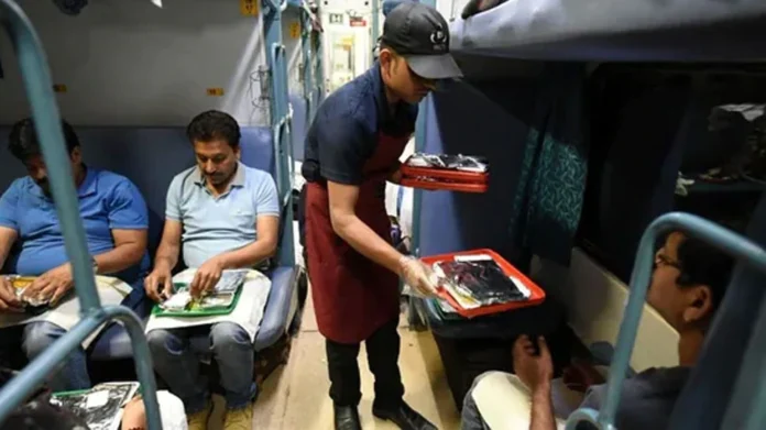 Indian Railways Food Facility: Indian railways IRCTC launches WhatsApp food delivery facility for passengers, see details here