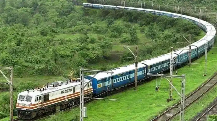 भारत रेलवे: रेलवे ने इन रूटों पर होली स्पेशल ट्रेन चलाने का किया ऐलान, जानें कब से बुक कर सकेंगे टिकट?