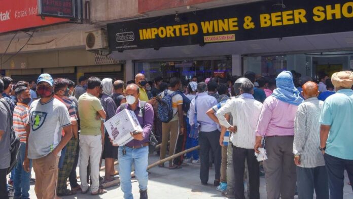 Liquor brands: New update! Big news, These liquor brands will not be available in Delhi! Government gave a big blow