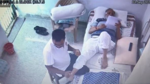 Satyendra Jain Viral Video: Minister Satyendar Jain was seen getting massage while lying on the bed