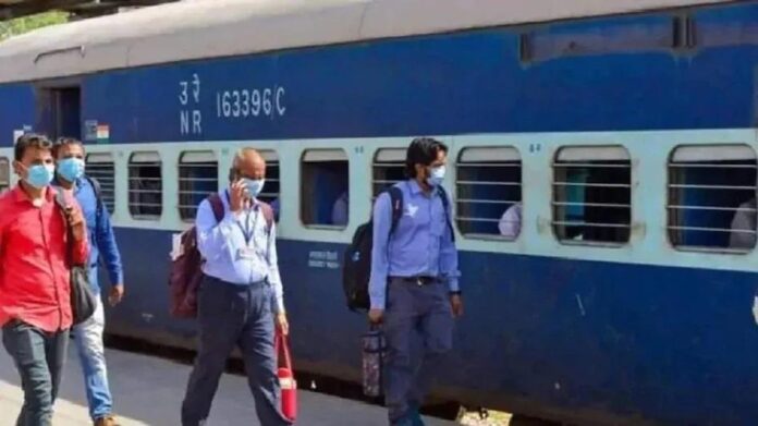 Indian Railway: Good news! Senior citizens will get discount in sleeper and 3rd AC, Railway Minister gave statement