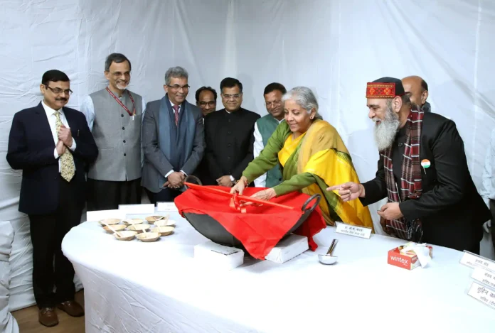 Halwa Ceremony: Halwa Ceremony held before the budget, the Finance Minister made his mouth sweet, see photos