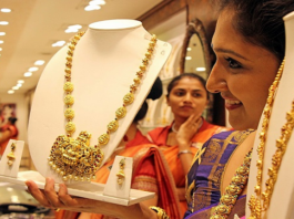 Gold Price Today: Rs 1400 fall in gold prices in 3 days, know today's latest price