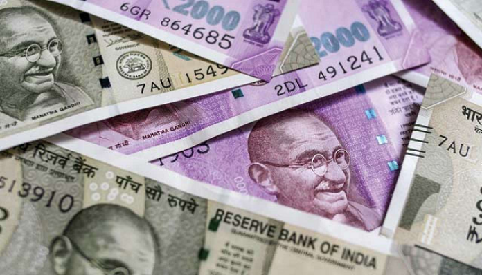 Fake notes of 500 and 2000 have come in the market