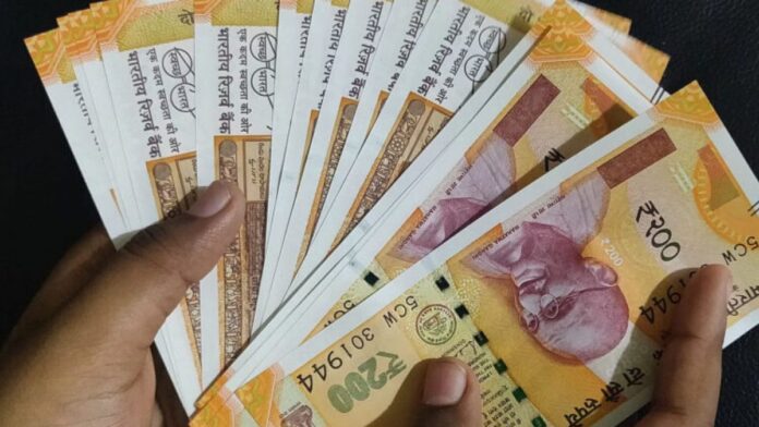 Honorarium Hike: Govt has increased the honorarium of these employees from Rs 6000 to Rs 20,000 per month