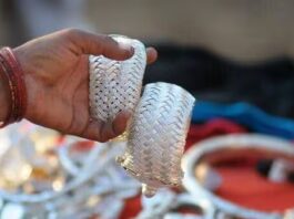 Silver Prices : The surprising reason behind the sudden jump – hold or sell?