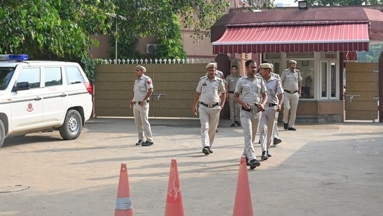 Vasant-Valley-Bomb-Hoax-15_17554