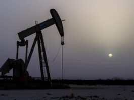 Oil Prices Rebound as Traders Reassess Iran Deal