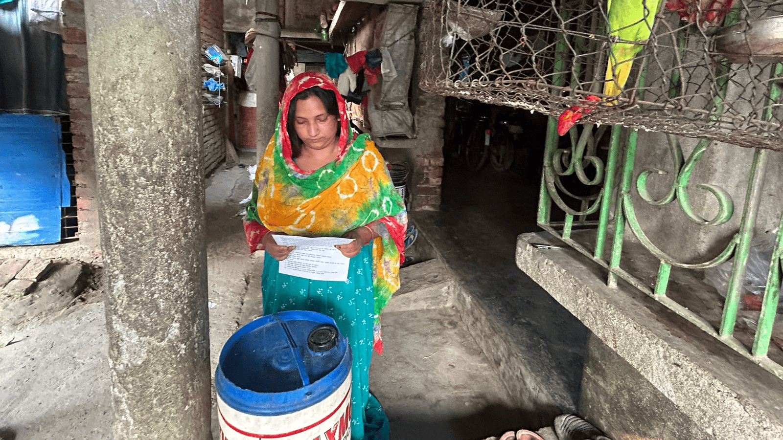 Sonamoni-whose-name-was-removed-post-adjudication-from-rolls-at-her-Bhangar-home.-Ravik-Bhattacharya